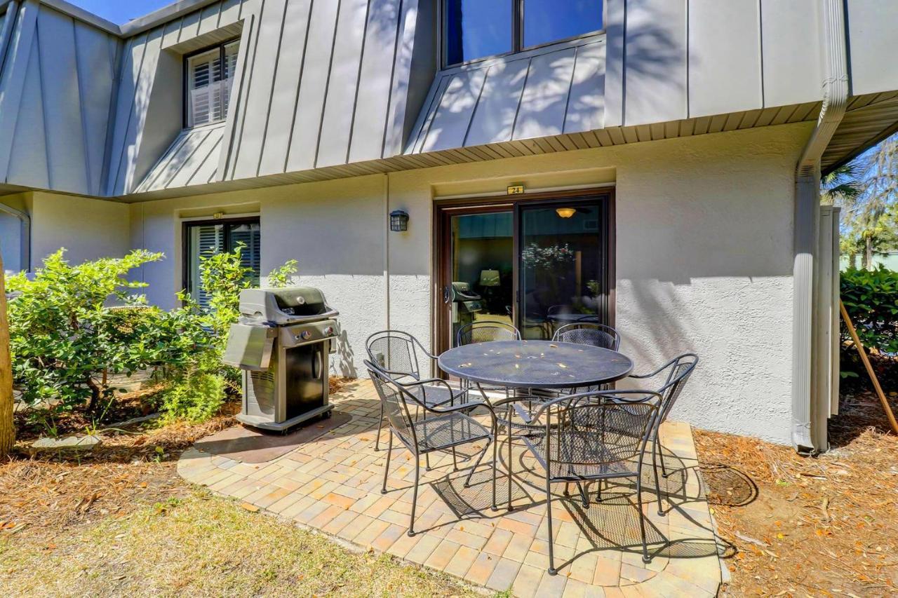 Ocean Villas Deluxe - Oceanfront Villa - Steps To Beach - Great Location - Heated Pool April Hilton Head Island Exterior photo