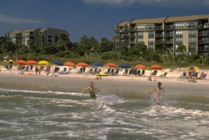 Ocean Villas Deluxe - Oceanfront Villa - Steps To Beach - Great Location - Heated Pool April Hilton Head Island Exterior photo